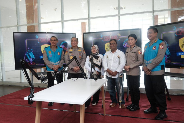 Dua difabel lolos tes masuk polisi lewat jalur SIPSS. Foto: Polri
