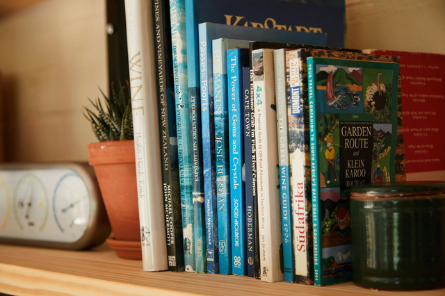 Ilustrasi Contoh Kalimat Aktif dan Pasif Simple Past Tense. Sumber: Pexels/Laker