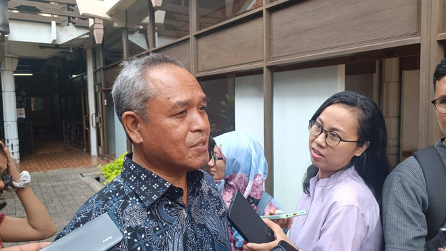 Anggota Komisi III DPR RI, Benny Kabur Harman saat ditemui awak media di Bentara Budaya Jakarta, Jakarta Pusat, Senin (26/2/2024). Foto: Fadlan Nuril Fahmi/kumparan