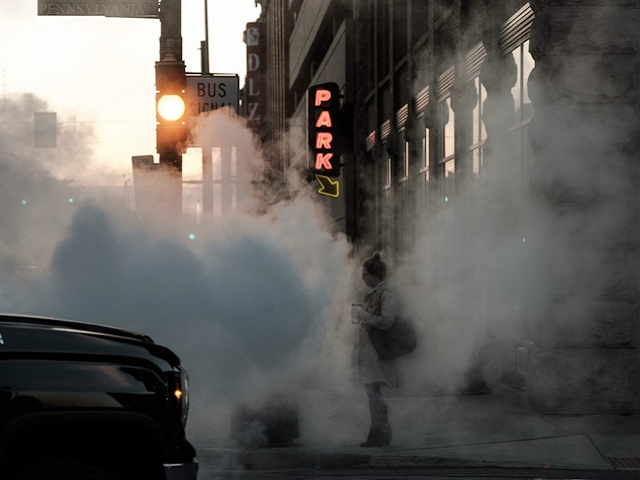 Ilustrasi mengapa penggunaan bahan bakar fosil harus dibatasi. Sumber: unsplash.com/DavidLee.