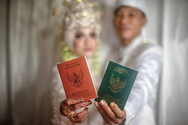 Ilustrasi syarat foto nikah yang perlu diketahui calon pengantin. Foto: Shutterstock/Kumparan. 