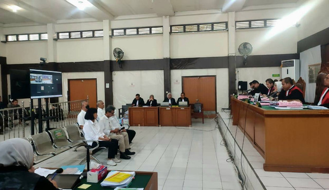 Para saksi yang dihadirkan dalam sidang lanjutan kasus dugaan korupsi akuisisi saham PT SBS.