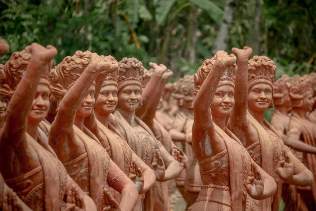 Ilustrasi jelaskan tradisi kebo-keboan di banyuwangi jawa timur - Sumber: unsplash.com/@pretentiousmaru
