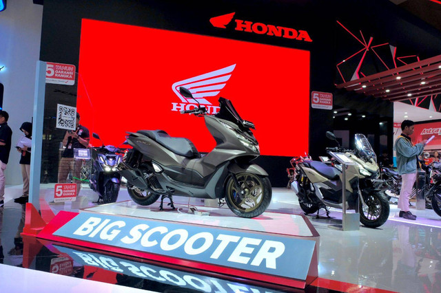 Jajaran sepeda motor Honda di IIMS 2024. Foto: dok. AHM