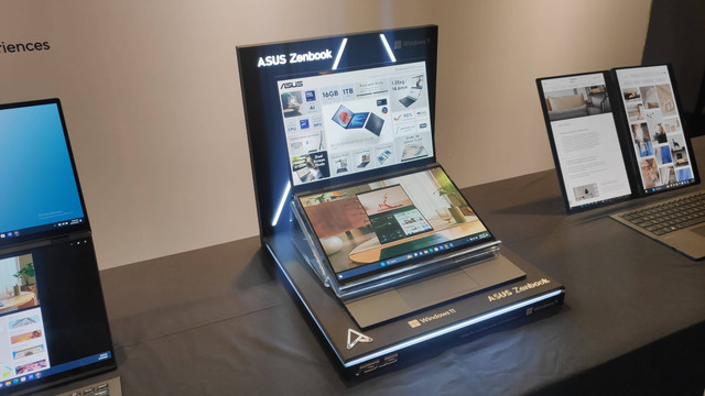Asus Zenbook Duo 2024 (UX8406). Foto: Muhammad Fikrie/kumparan