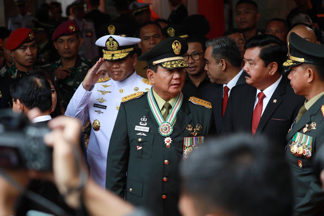 Menteri Pertahanan Prabowo Subianto usai Rapat Pimpinan TNI-Polri di GOR Ahmad Yani, Mabes TNI, Cilangkap, Jakarta Timur, Rabu (28/2/2024). Foto: Aditia Noviansyah/kumparan