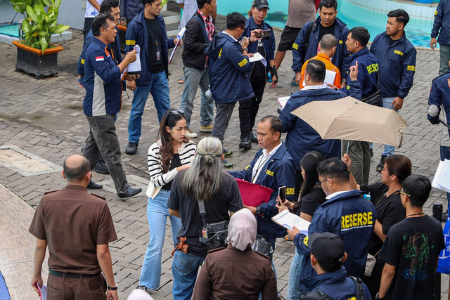 Tamara Tyasmara hadiri rekonstruksi kasus kematian Raden Andante Khalif Pramudityo alias Dante di Kolam Renang Tirtamas, Jakarta, Rabu (28/2/2024). Foto: Iqbal Firdaus/kumparan