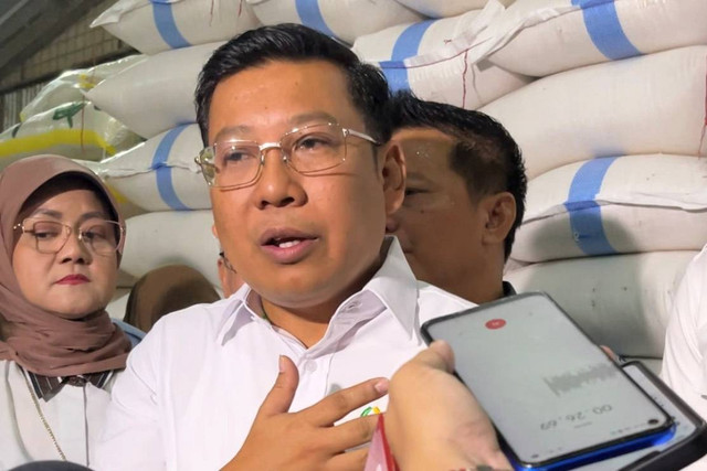 Kepala Badan Pangan Nasional (Bapanas) Arief Prasetyo Adi di Pasar Induk Beras Cipinang (PIBC), Jakarta pada Rabu (28/2/2023). Foto: Widya Islamiati/kumparan