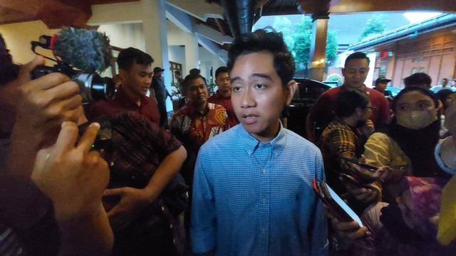 Wali Kota Solo Gibran Rakabuming Raka menggelar refleksi tiga tahun dilantik menjadi kepala pemerintahan Pemkot Solo di Pendopo Balai Kota Solo, Rabu (28/2/2024). Foto: kumparan