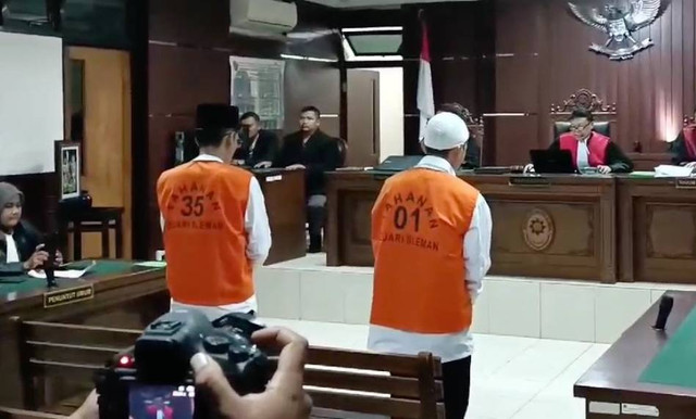Sidang vonis 2 terdakwa pembunuhan dan mutilasi mahasiswa UMY. Dok: Arfiansyah Panji Purnandaru/kumparan