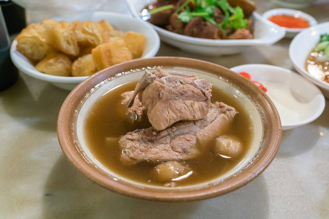 Ilustrasi sup babi bak kut teh. Foto: praphab louilarpprasert/Shutterstock