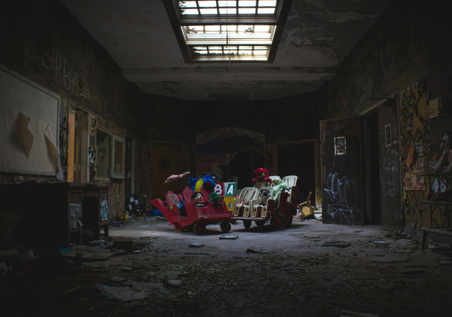 Pandora Experience Haunting of Himura Mansion. Foto hanya ilustrasi, bukan tempat sebenarnya. Sumber: Unsplash/Collin