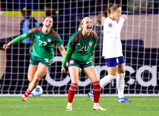 Penyerang Meksiko Mayra Pelayo (20) merayakan setelah mencetak gol ke gawang Amerika Serikat pada paruh kedua pertandingan di Dignity Health Sports Park. Foto: Jessica Alcheh-USA TODAY Sports