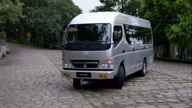 Fuso Canter Bus. Foto: Aditya Pratama Niagara/kumparan