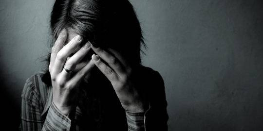 Polusi Mental, dipicu oleh berbagai polutan mental yang terjadi sejak kita kecil dan berakumulasi, yang bersumber dari berbagai hal dalam hidup kita. Sumber: Merdeka.com