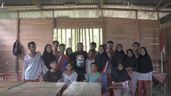 Musisi Indonesia, Is Pusakata bersama dengan Dompet Dhuafa menggalang dana untuk renovasi gedung sekolah di Dusun Taman Sejarah, Desa Nuniali, Kec. Huamual Belakang, Kabupaten Seram Bagian Barat, Maluku. Penggalangan dana berlangsung selama lima hari, yakni mulai Rabu (21/2/2024) hingga Minggu pekan lalu (25/2/2024).