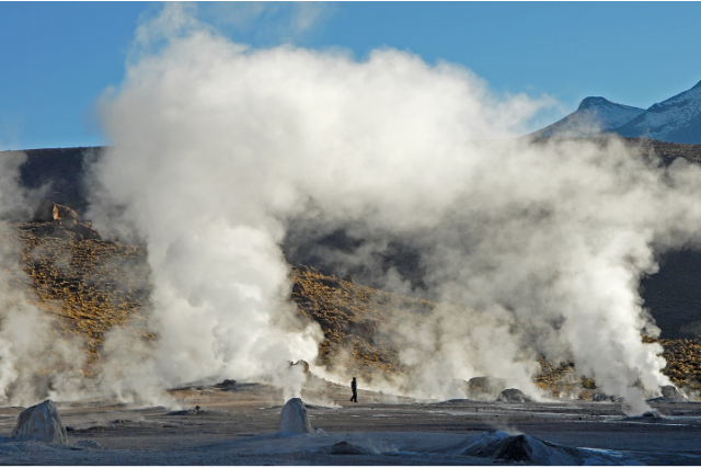 Ilustrasi geyser adalah. Sumber foto: pixabay/hbieser