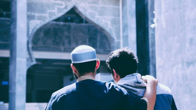 Ilustrasi Makna persaudaraan dalam islam. Sumber: masjid maba/unsplash