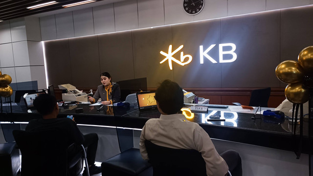 Konferensi pers rebranding KB Bukopin jadi KB Bank di Kantor Pusat KB Bank, Senin (4/3/2024). Foto: Ave Airiza Gunanto/kumparan