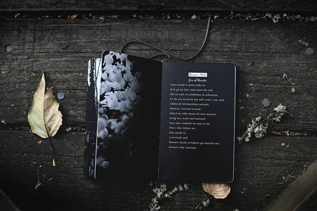 Ilustrasi contoh majas hiperbola dalam puisi. Sumber: www.unsplash.com