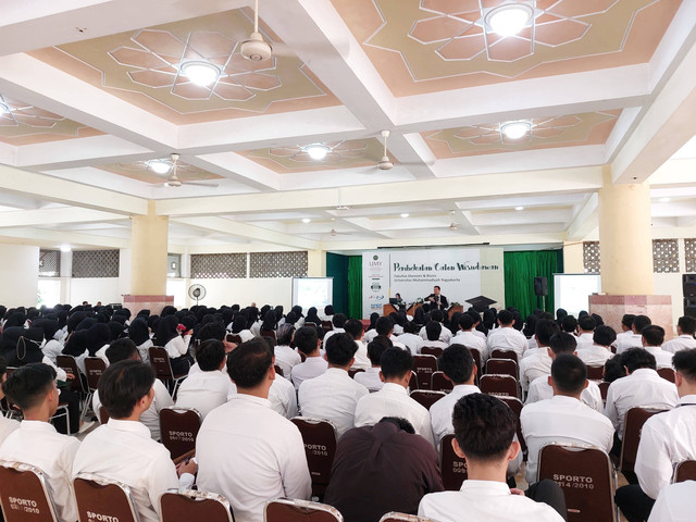 Sebanyak 379 Calon Wisudawan FEB UMY Ikuti Pembekalan