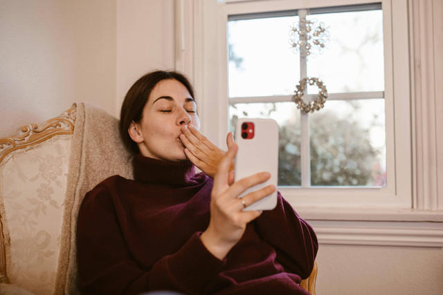 Ilustrasi: Cara Menghilangkan Cemburu Saat LDR. Sumber: RDNE Stock project/Pexels.com