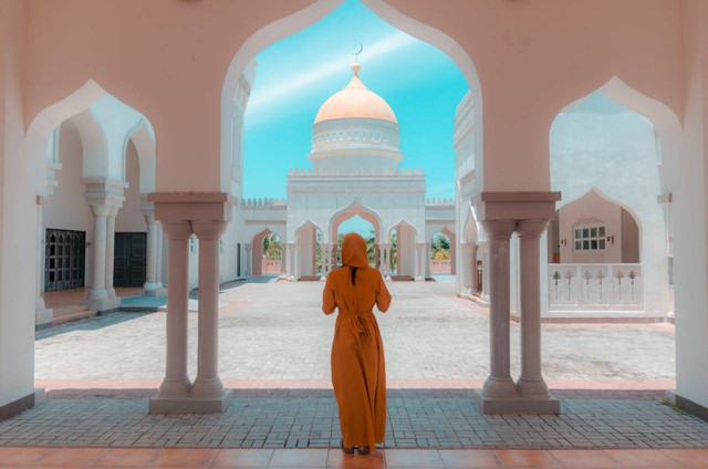Mengapa mendekati perbuatan zina saja sudah dilarang dalam islam. Foto hanya ilustrasi, bukan yang sebenarnya. Sumber: Pexels/Robert Forever Ago