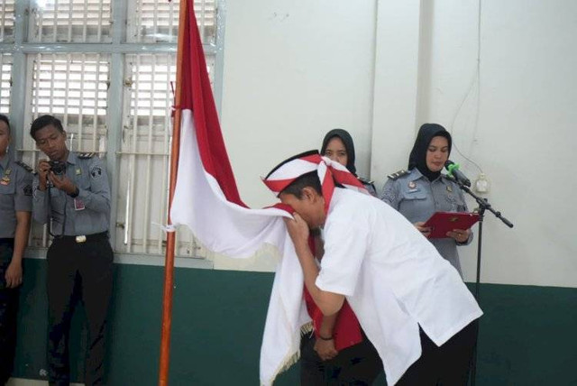 Salah satu Napiter saat mengucapkan ikrar NKRI, Foto : Istimewa