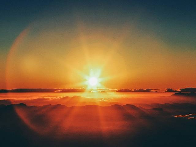 Ilustrasi akibat letak matahari yang berbeda posisi. Sumber: unsplash.com/JonathanBorba.