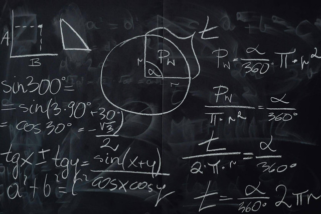 Ilustrasi cara menghitung besar sudut. Sumber: Pexels/Karolina Grabowska