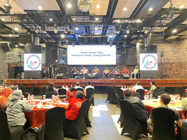 Diskusi Publik yang diadakan oleh AMSI Lampung di Center Stage, Novotel, Kota Bandar Lampung | Foto : Almuhtarom / Lampung Geh