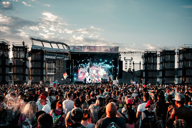 Ilustrasi Jadwal Konser Artis Internasional di Indonesia 2024, Foto: Unsplash/Colin Lloyd