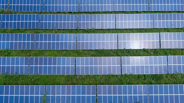 Gambar manfaat panel surya bagi lingkungan. Sumber: pexels.com