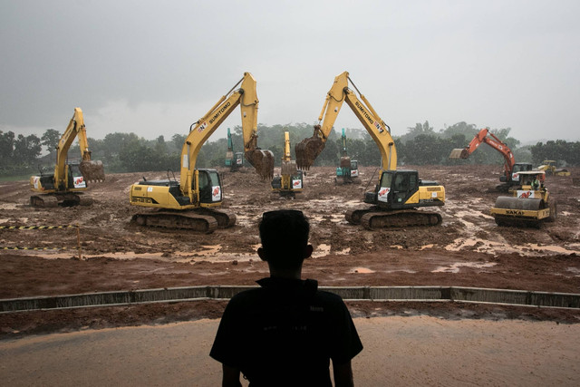 Ilustrasi sejumlah alat berat. Foto: Mohammad Ayudha/ANTARA FOTO
