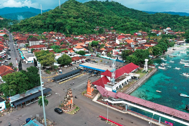 PT ASDP Indonesia Ferry (Persero) melakukan penutupan sementara layanan penyeberangan lintasan Ketapang-Gilimanuk dan Padangbai-Lembar. Foto: ASDP