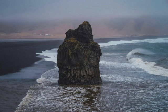 Pantai Kuwaru Bantul/ Foto hanya ilustrasi bukan tempat sebenarnya. Sumber: https://unsplash.com