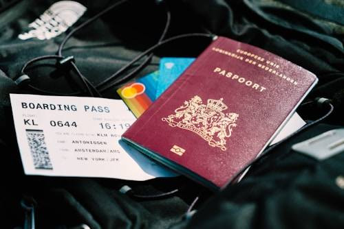 Ilustrasi Cara Reschedule Tiket Pesawat 2024. Unsplash/ CardMapr.nl