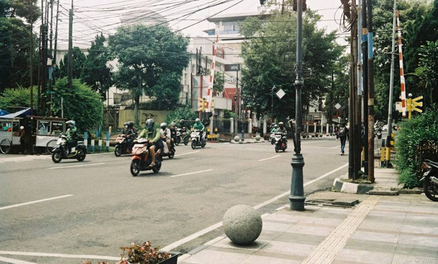 Kampung wisata kreatif Cigadung. Foto hanyalah ilustrasi bukan tempat sebenarnya. Sumber: Unsplash/Handi Sugihartian