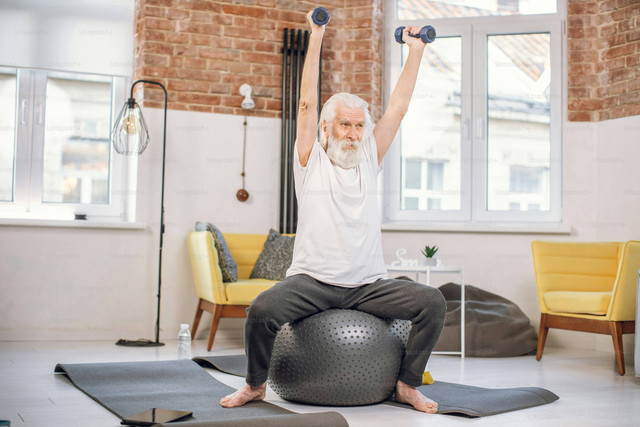 Habits yang dilakukan sampai tua. Sumber : Unsplash.com