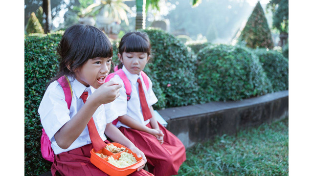                 Sumber : canva.com/p/oduaimages/