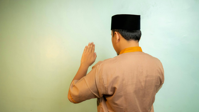 Ilustrasi bacaan sholat tarawih dari awal, Unsplash/Bimbingan Islam.