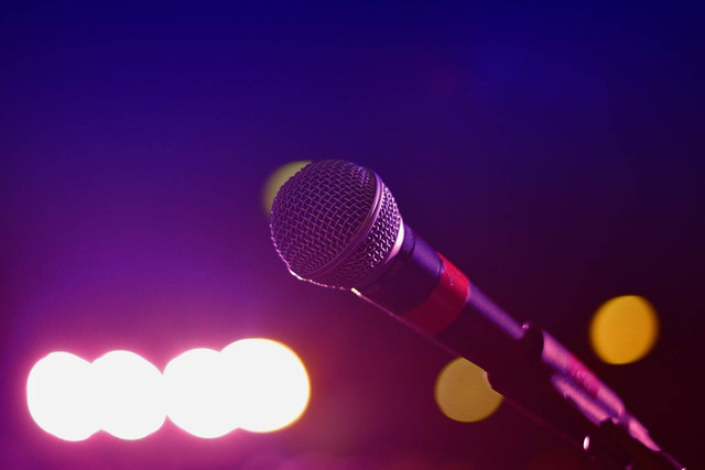 karaoke di Blok M. Foto hanya ilustrasi. Sumber: Pixabay/Pexels.