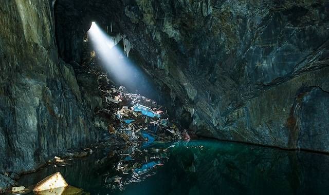 Ilustrasi sumber pencemaran air. Sumber: unsplash.com/V2OSK