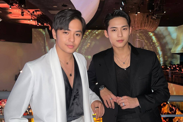 Angga Yunanda foto bareng Mingyu SEVENTEEN. Foto: Instagram/@angga