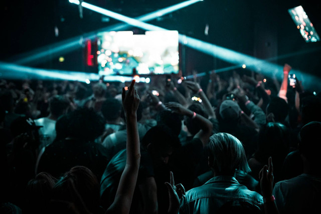Cara Beli Tiket Konser Alan Walker di Jakarta. Foto hanya ilustrasi, bukan tempat sebenarnya. Sumber: Unsplash/Colin Lloyd