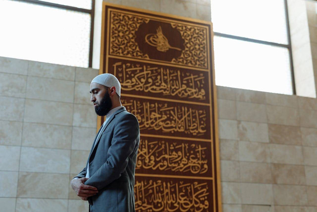 Bacaan sholawat tarawih. Foto hanya ilustrasi, bukan yang sebenarnya. Sumber: Pexels/Thirdman