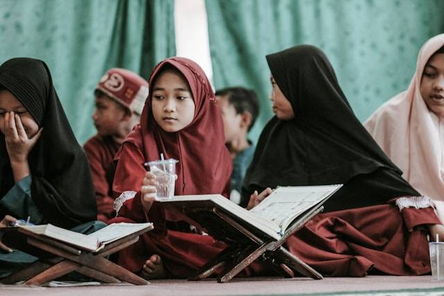 Contoh Soal Cerdas Cermat Pesantren Kilat SD. Foto hanya ilustrasi. Sumber foto: Unsplash/Andri