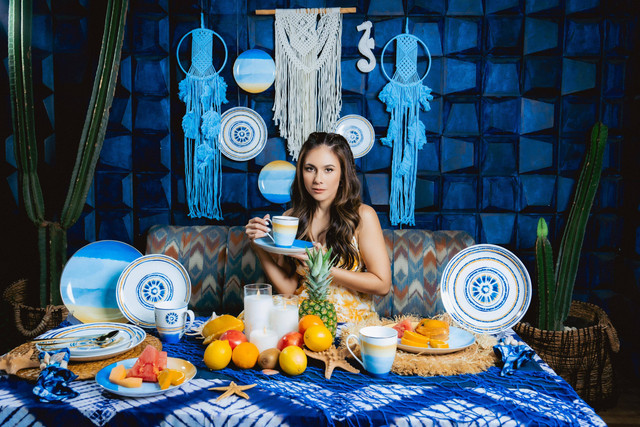 Wulan Guritno x Zen Tableware berkolaborasi merilis alat makan bertema tie dye. Foto: Zen Tableware