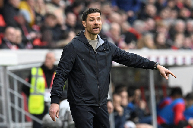 Pelatih Bayer Leverkusen, Xabi Alonso, dalam sebuah pertandingan di Liga Jerman pada Maret 2024. Foto: REUTERS/Thilo Schmuelgen