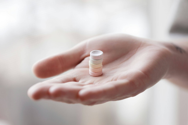  Ilustrasi Hukum Minum Obat saat Puasa. Sumber: Foto Unsplash/Alexander Grey